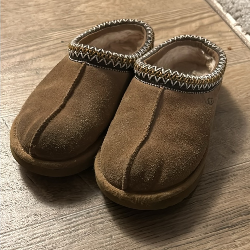 UggTasman Youth size 3